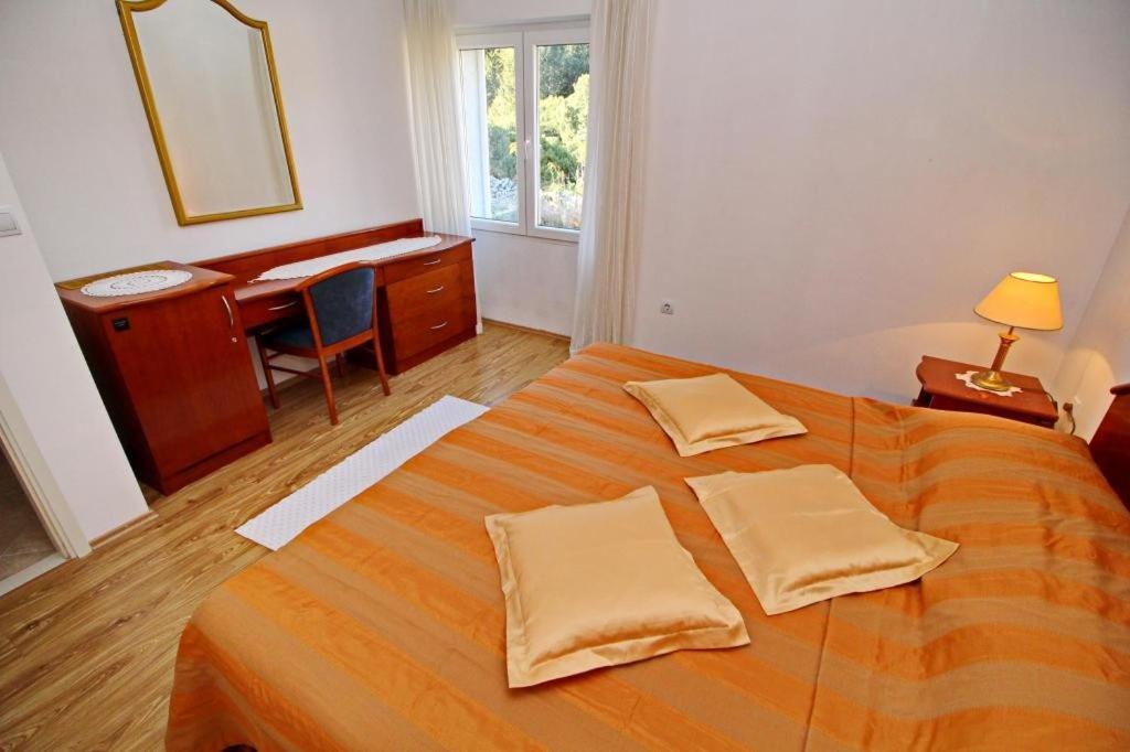 Apartment Lucija Вела Лука Екстериор снимка