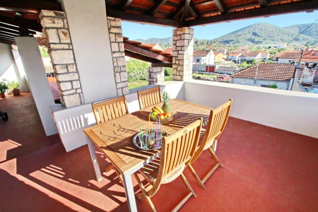 Apartment Lucija Вела Лука Екстериор снимка