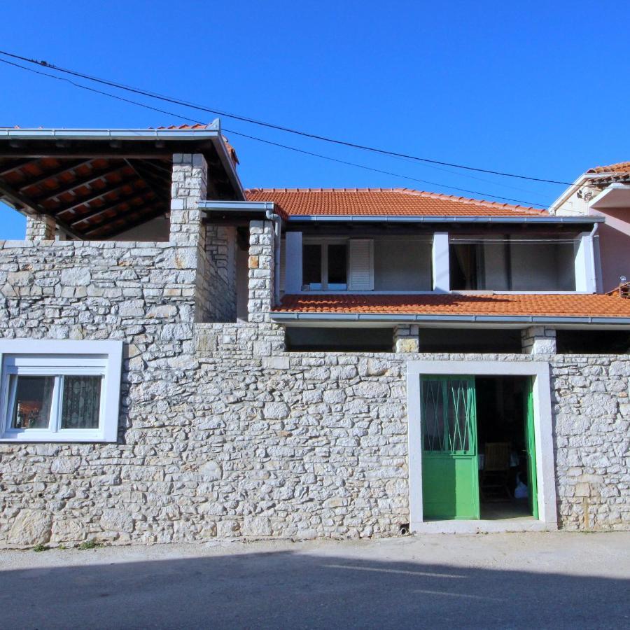 Apartment Lucija Вела Лука Екстериор снимка
